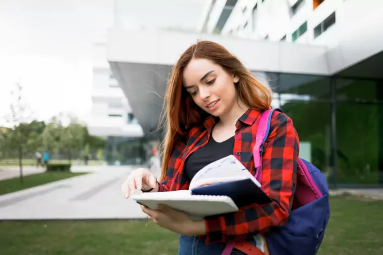 ¿Qué Tengo que Estudiar para Ser Azafata de Barco?