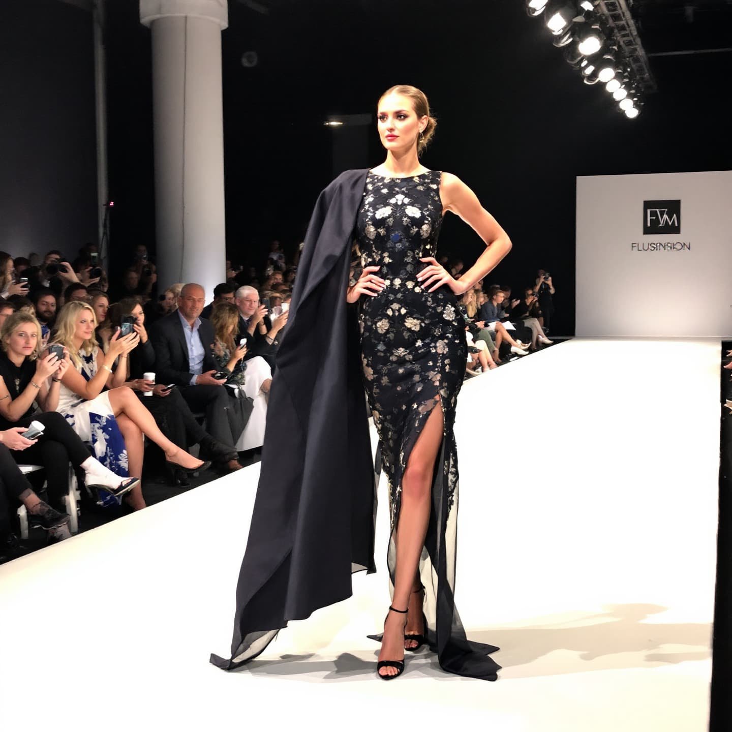 Imagen aleatoria tipo suéter verde